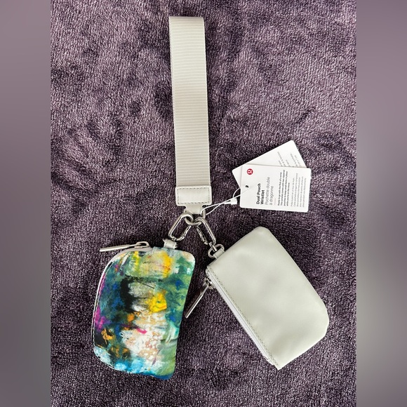 NWT Lululemon Dual Pouch Wristlet - Picture 2 of 3